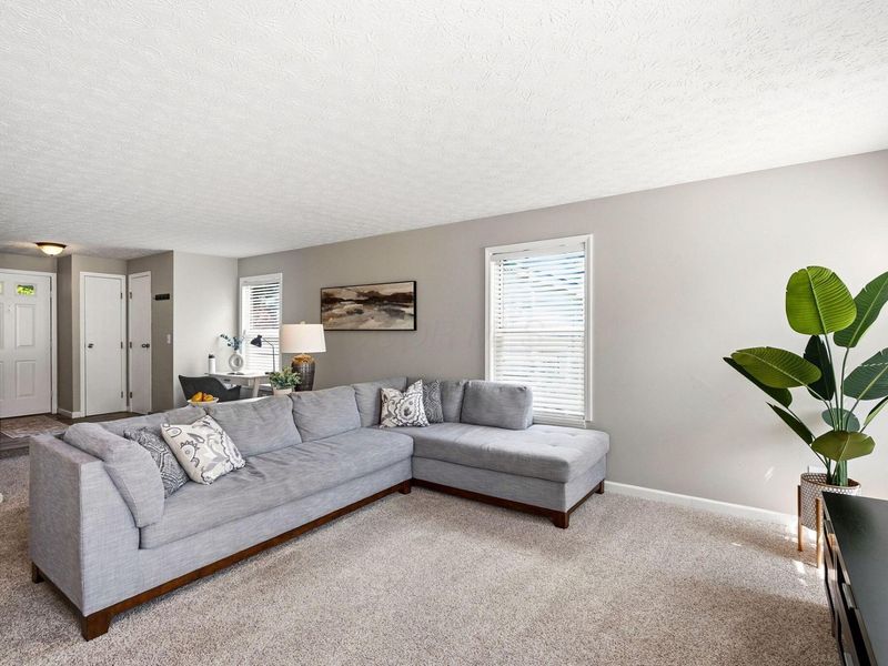 5264 Saddlebrook Drive, Columbus, OH 43221 Photo 4