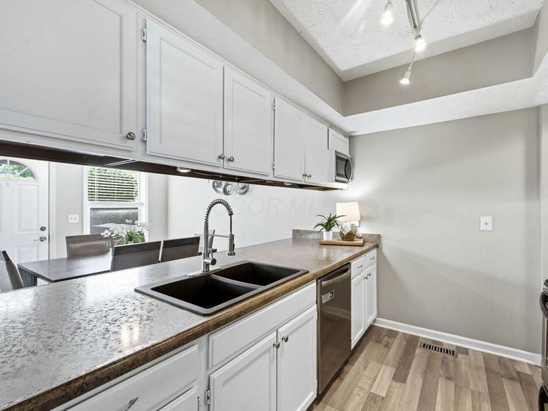 5264 Saddlebrook Drive, Columbus, OH 43221 Photo 9