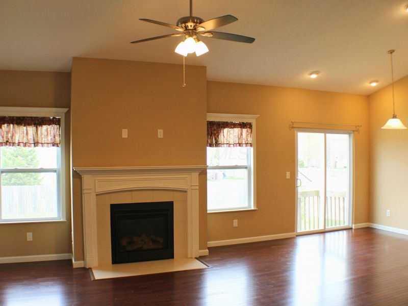 162 Edmonds Drive, Commercial Point, OH 43116 Photo 5