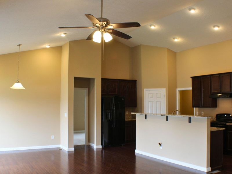 162 Edmonds Drive, Commercial Point, OH 43116 Photo 8