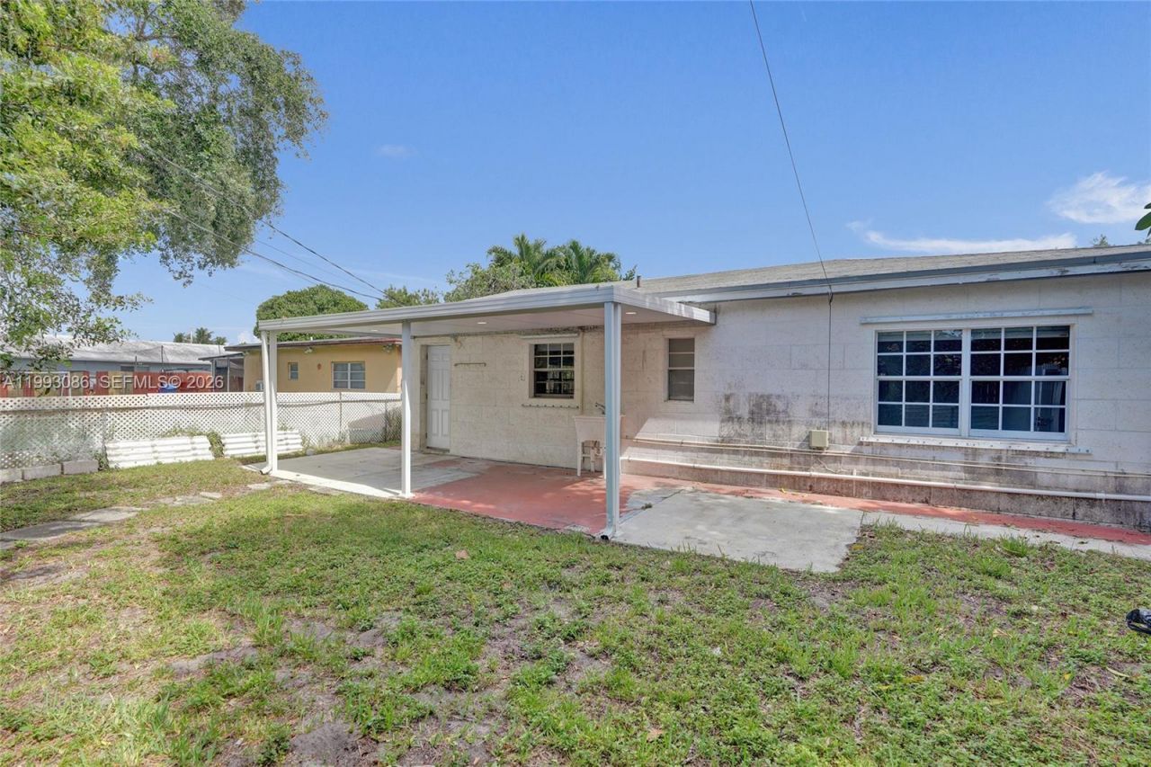 4326 NW 4th St, Miami, FL 33126 Photo