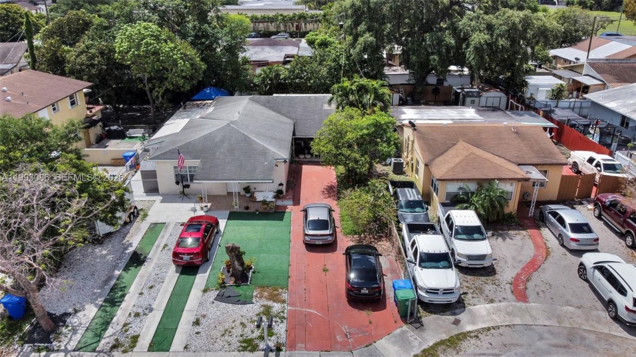 4326 NW 4th St , Miami, FL 33126 Photo