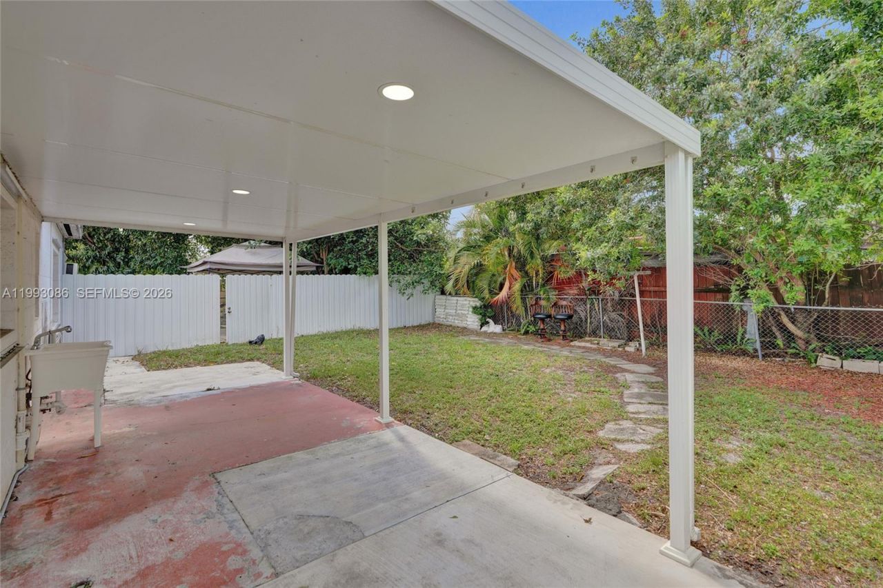 4326 NW 4th St, Miami, FL 33126 Photo