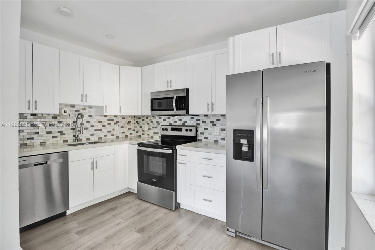 4326 NW 4th St, Miami, FL 33126 Photo