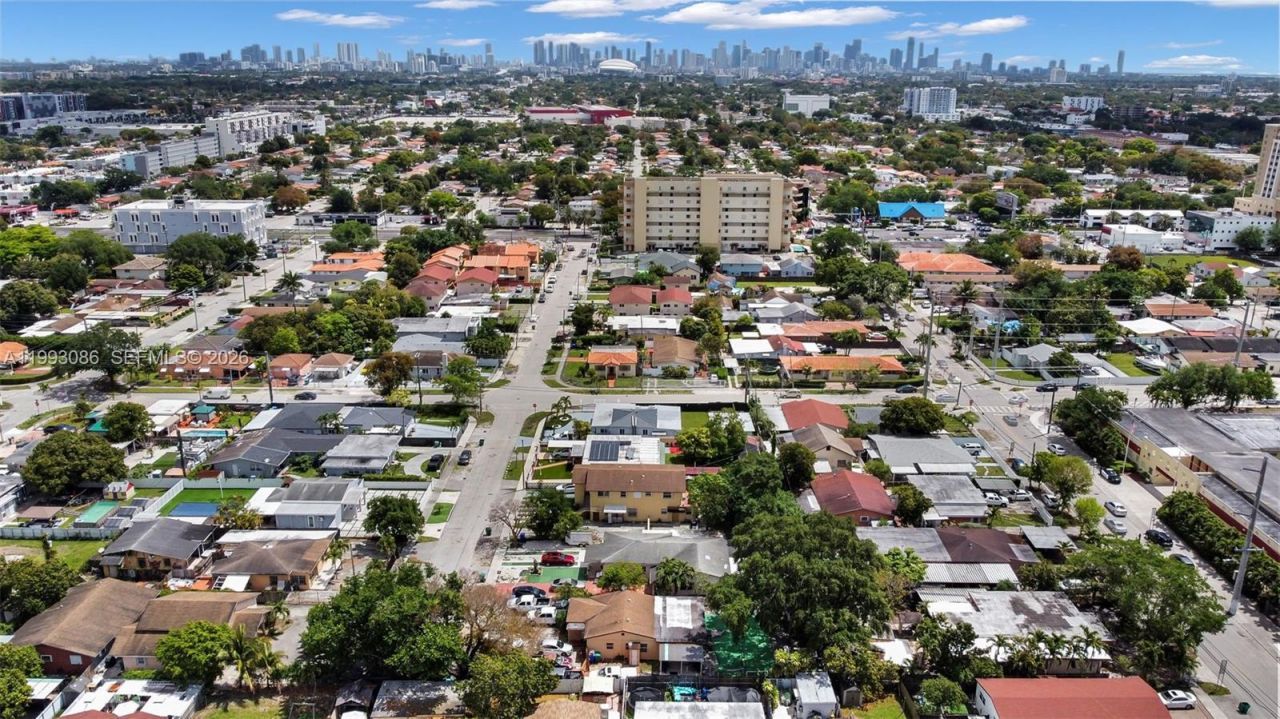 4326 NW 4th St , Miami, FL 33126 Photo