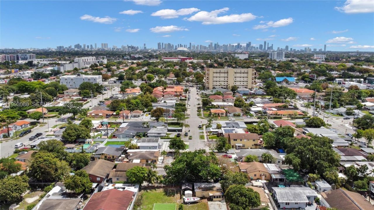 4326 NW 4th St , Miami, FL 33126 Photo