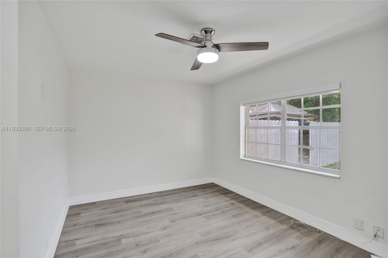 4326 NW 4th St, Miami, FL 33126 Photo