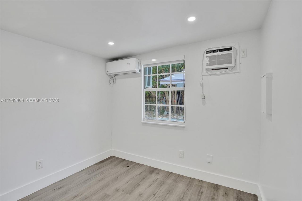 4326 NW 4th St, Miami, FL 33126 Photo