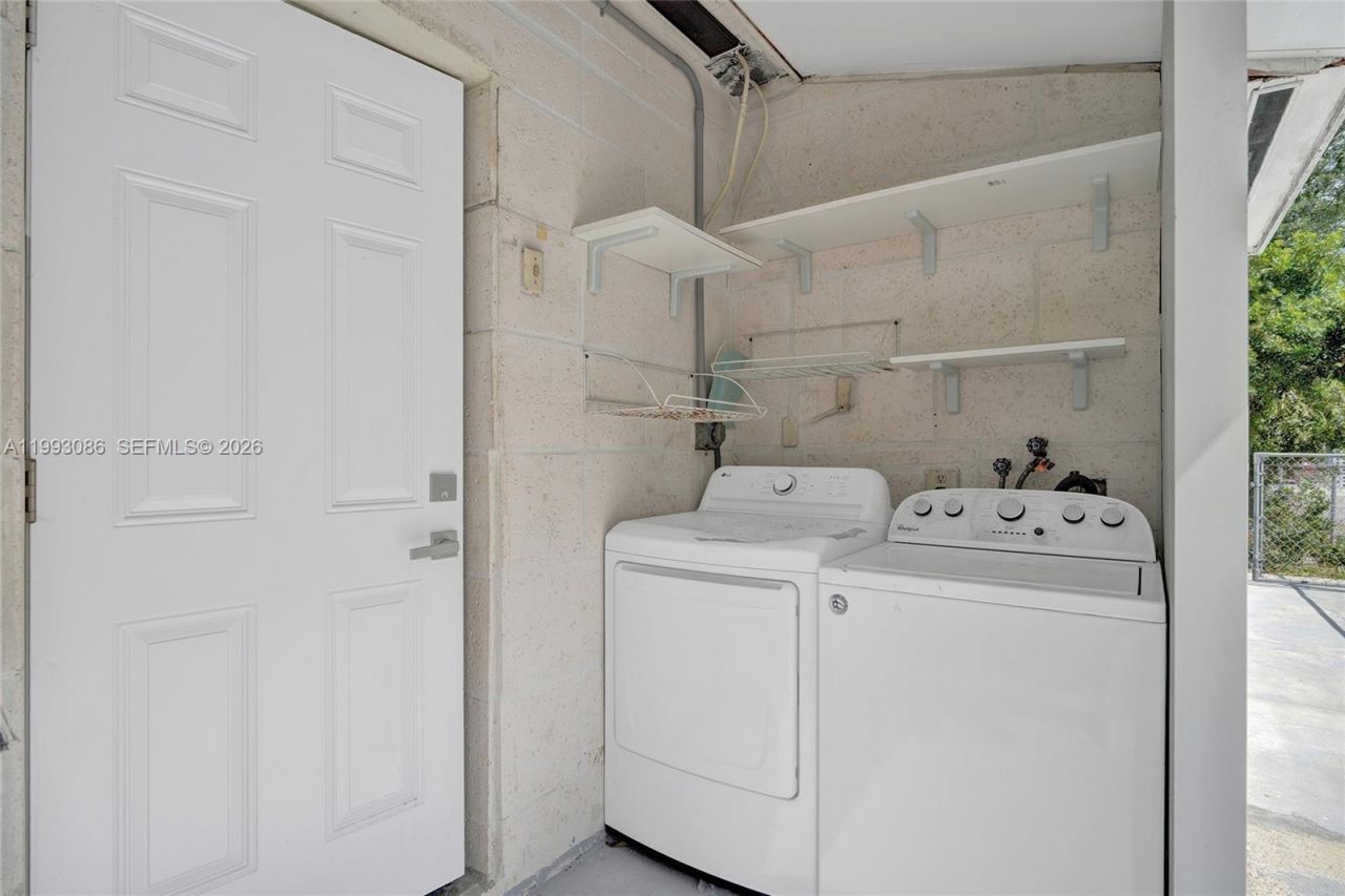 4326 NW 4th St, Miami, FL 33126 Photo