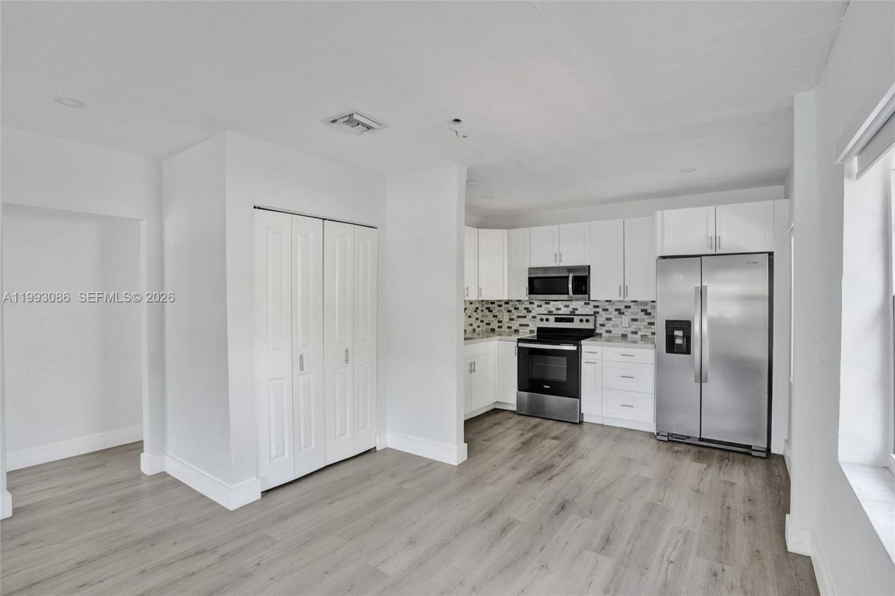4326 NW 4th St, Miami, FL 33126 Photo