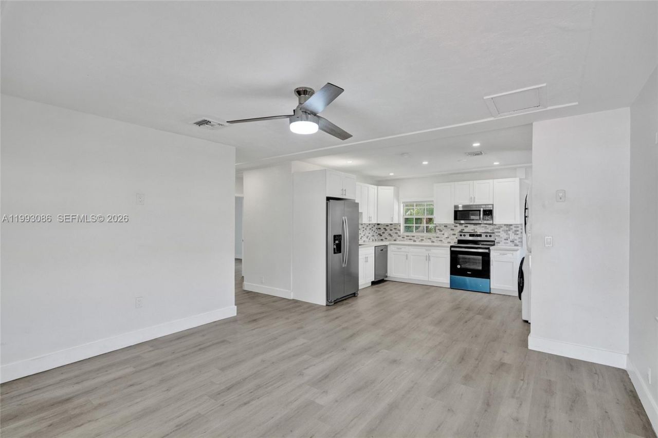 4326 NW 4th St, Miami, FL 33126 Photo