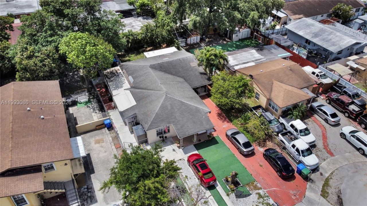 4326 NW 4th St , Miami, FL 33126 Photo