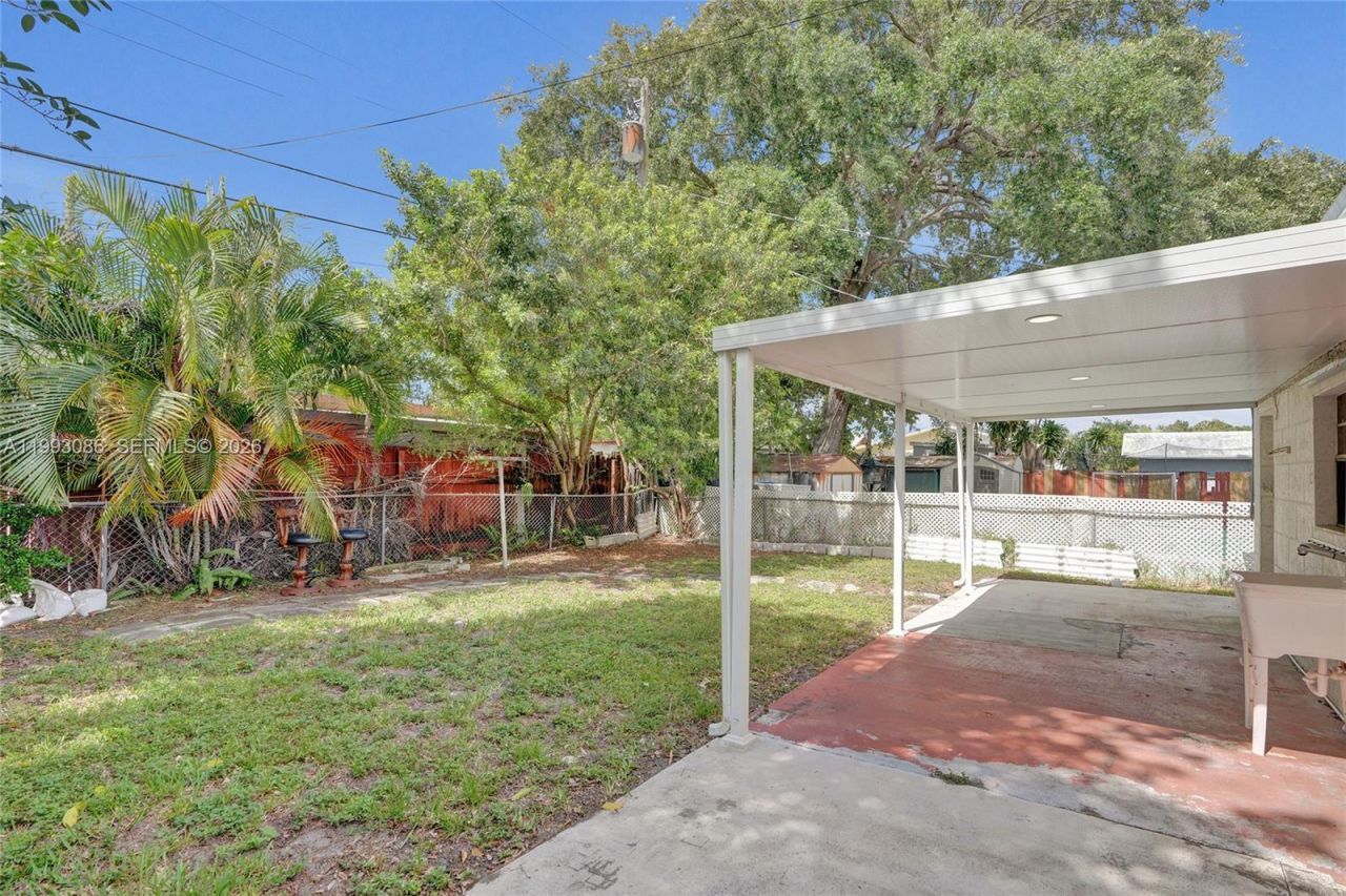 4326 NW 4th St, Miami, FL 33126 Photo