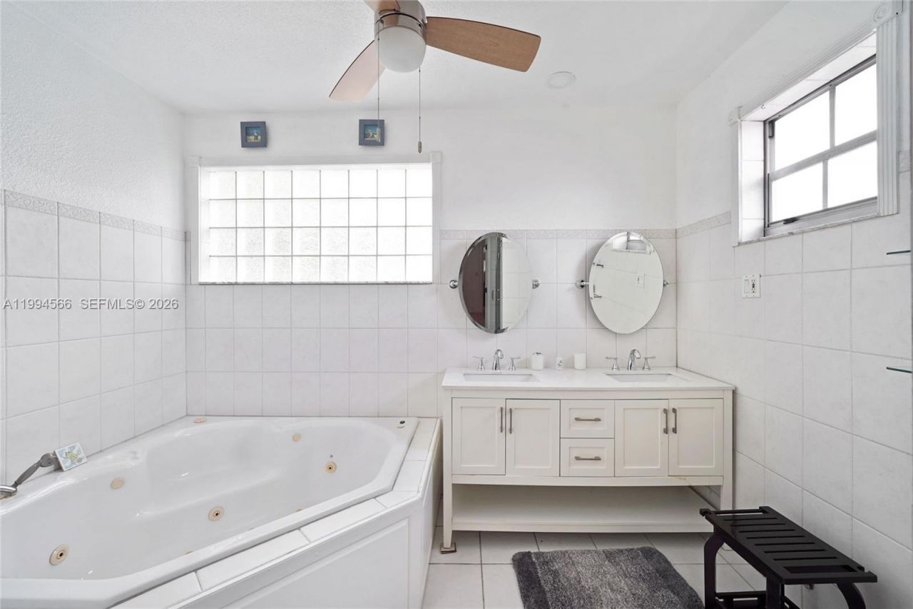 2834 SW 33rd Ave, Miami, FL 33133 Photo