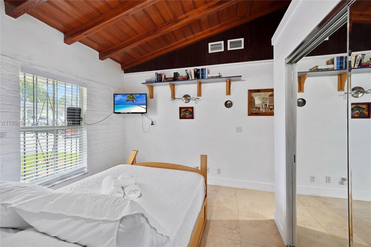 2834 SW 33rd Ave, Miami, FL 33133 Photo