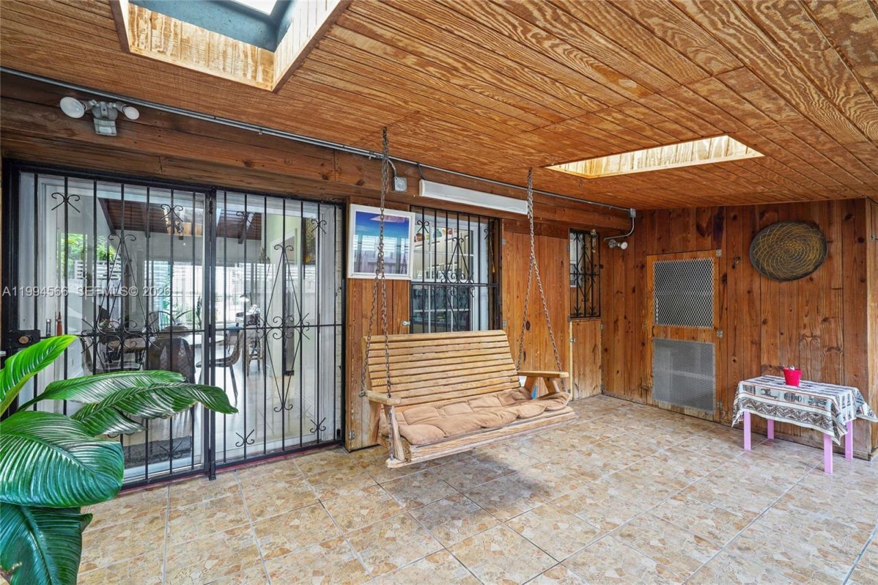 2834 SW 33rd Ave, Miami, FL 33133 Photo