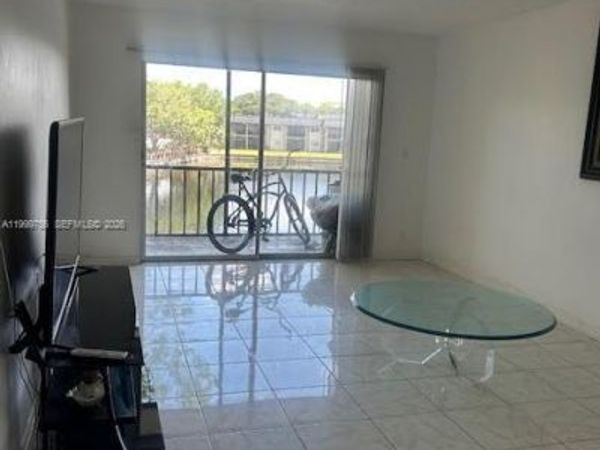 7910 N Colony Cir N, Unit 204, Tamarac, FL 33321