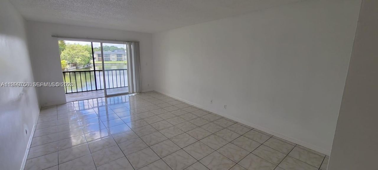 7910 N Colony Cir N, Unit 204, Tamarac, FL 33321 Photo