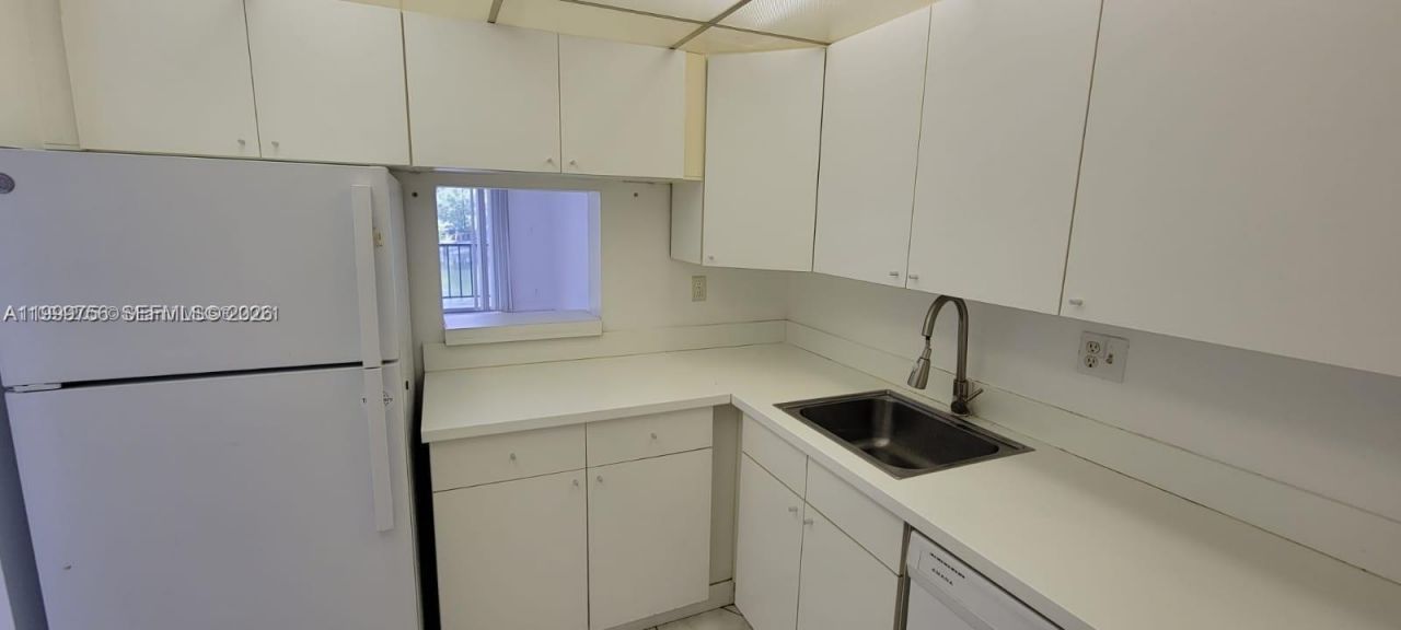 7910 N Colony Cir N, Unit 204, Tamarac, FL 33321 Photo