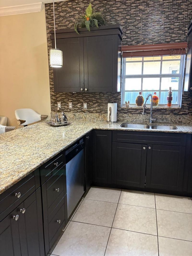 1394 W 30th St, Hialeah, FL 33012 Photo