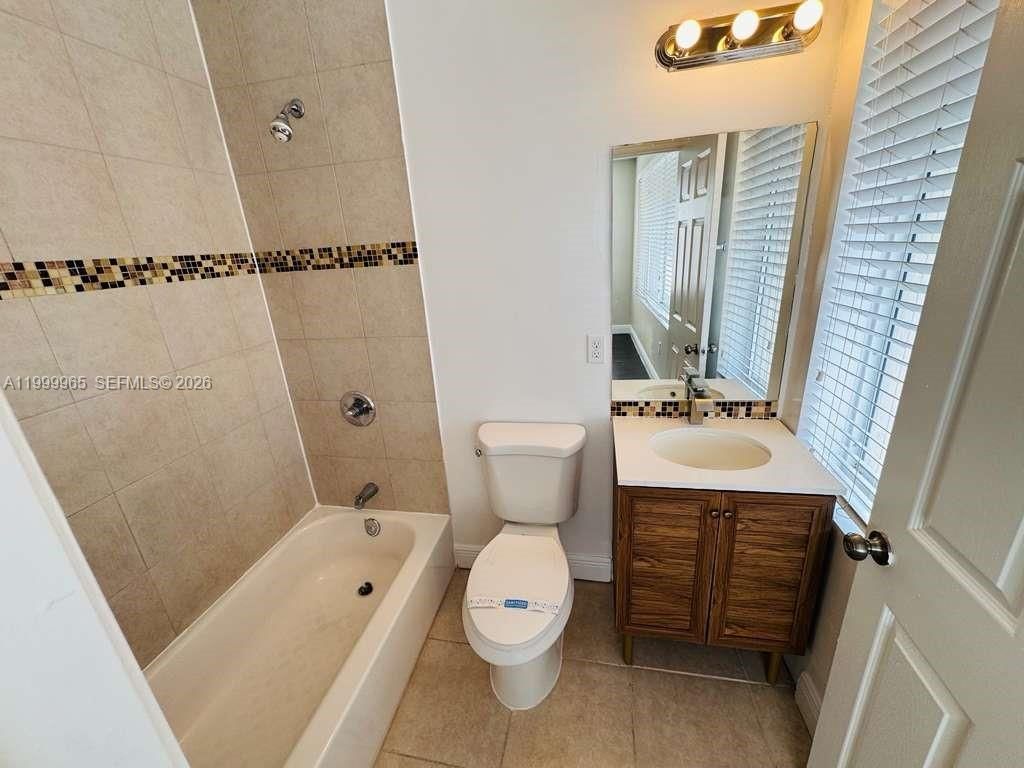 1752 NW 1st St, Unit 3, Miami, FL 33125 Photo