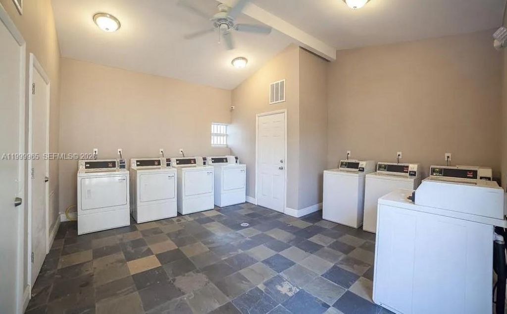 1752 NW 1st St, Unit 3, Miami, FL 33125 Photo