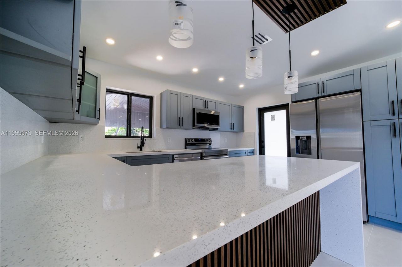 8341 SW 27th Ln, Miami, FL 33155 Photo