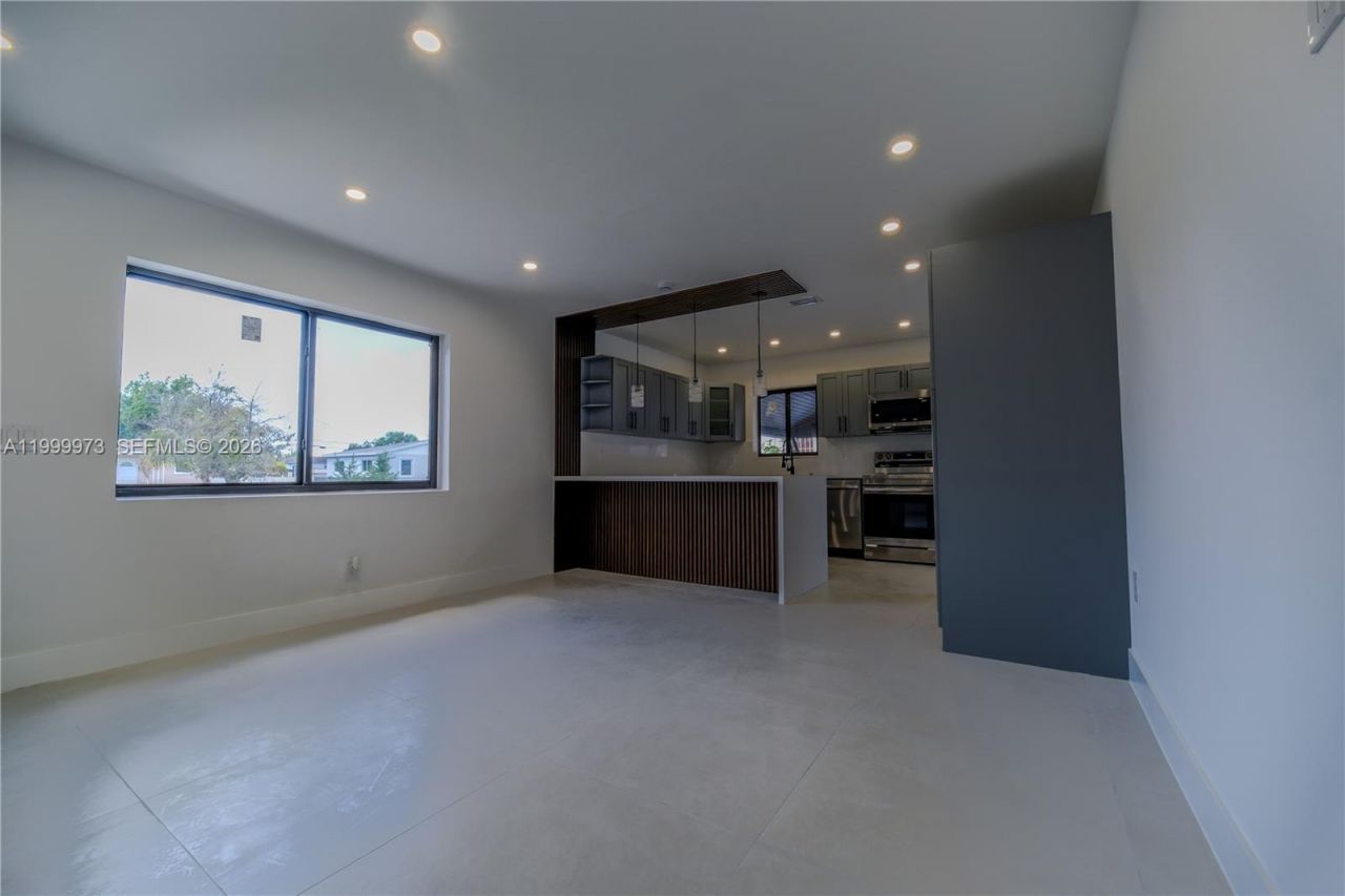 8341 SW 27th Ln, Miami, FL 33155 Photo