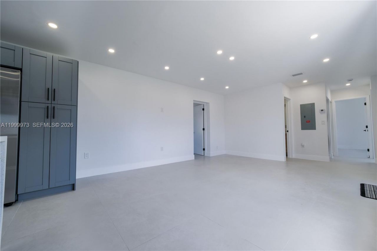 8341 SW 27th Ln, Miami, FL 33155 Photo