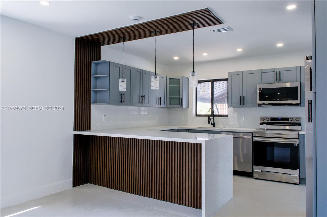 8341 SW 27th Ln, Miami, FL 33155 Photo