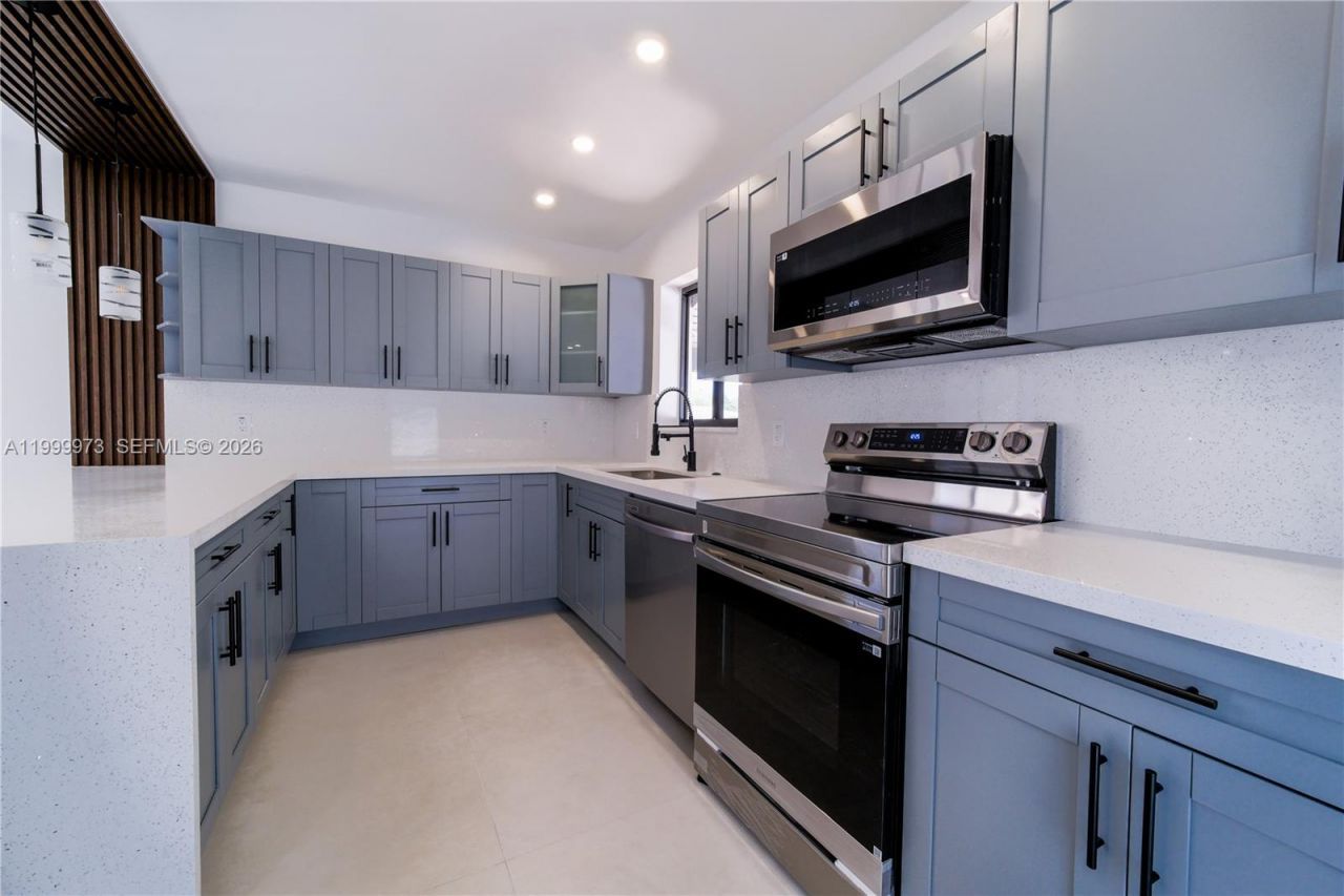 8341 SW 27th Ln, Miami, FL 33155 Photo