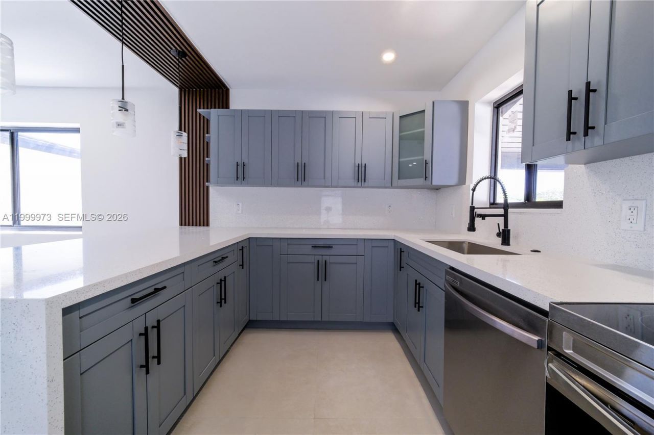 8341 SW 27th Ln, Miami, FL 33155 Photo