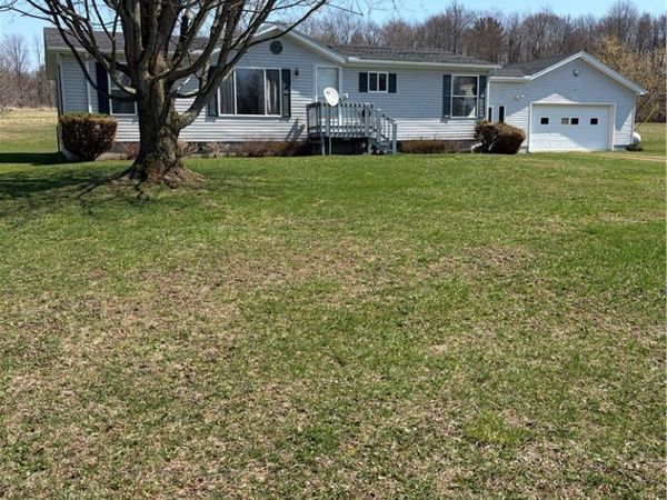 4314 Pancake Hill Rd, Bemus Point, NY 14712