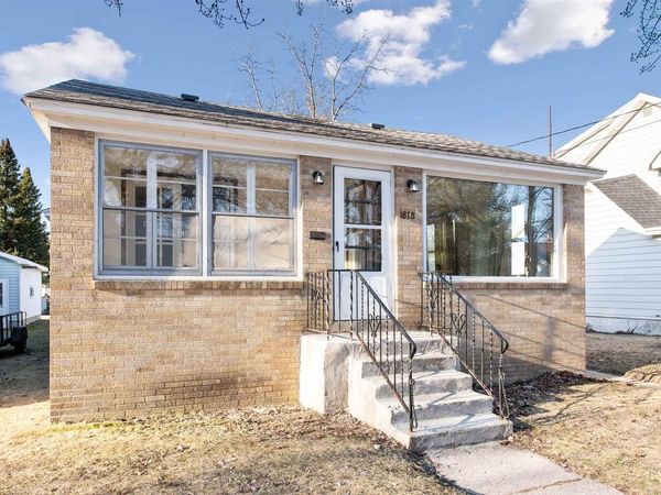 1818 THOMAS STREET, Marinette, WI 54143