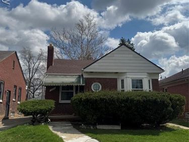 6884 Memorial Avenue, Detroit, MI 48228