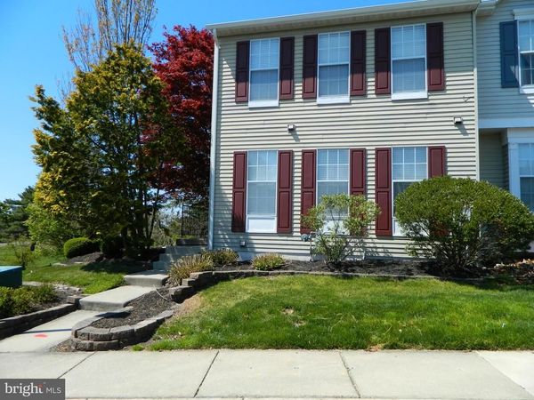 82 PEBBLE LANE, BLACKWOOD, NJ 08012