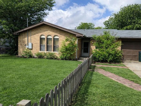 1704 S Walnut ST, Georgetown, TX 78626