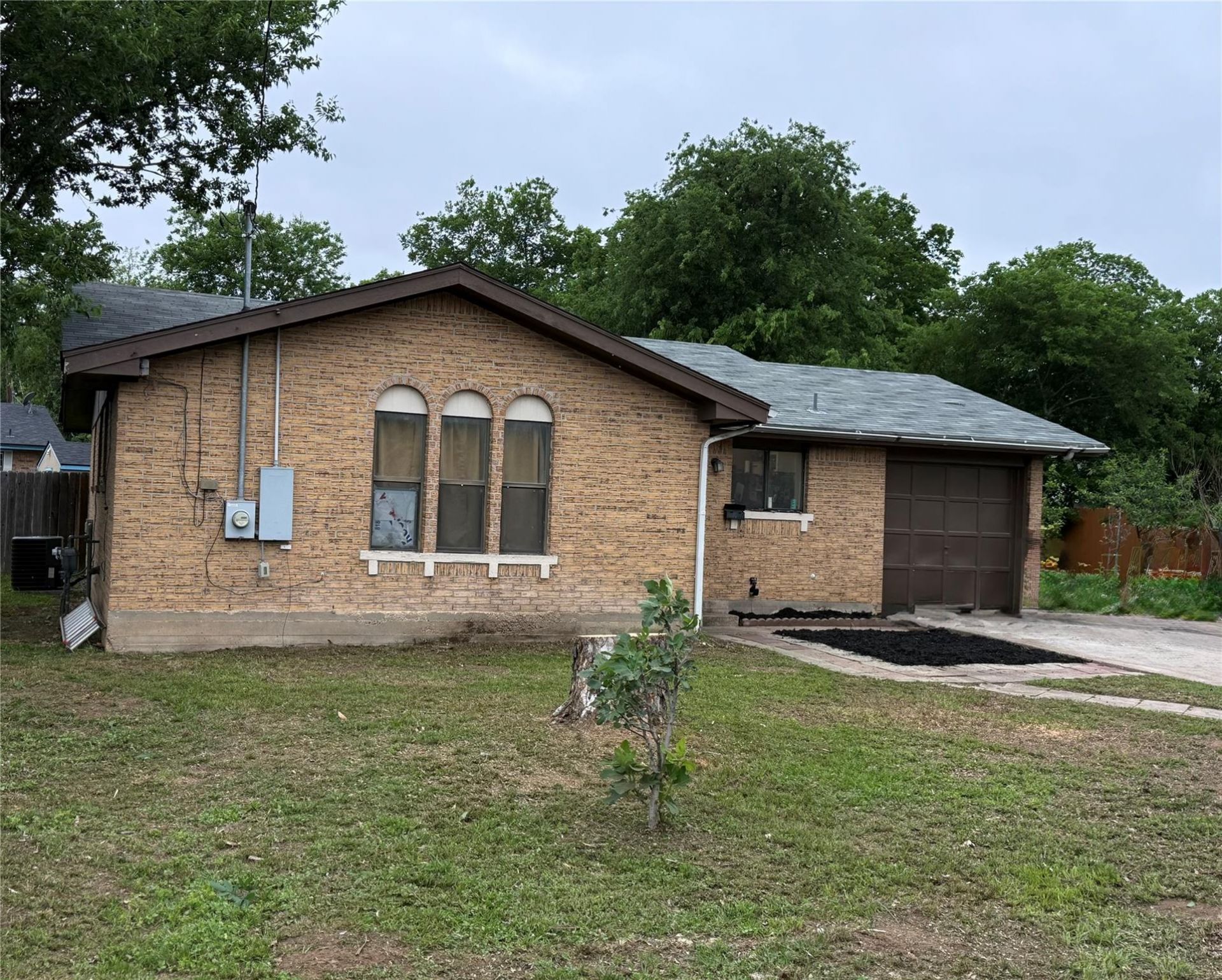 1704 S Walnut St, Georgetown, TX 78626 Main Photo