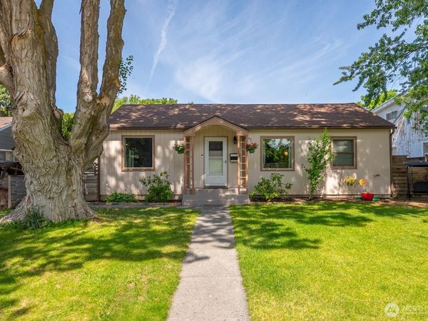 119 SW F St , Ephrata, WA 98823