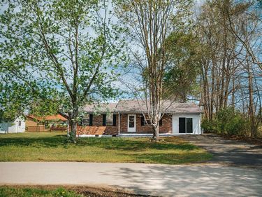 88 Howell Lane, Clay City, KY 40312