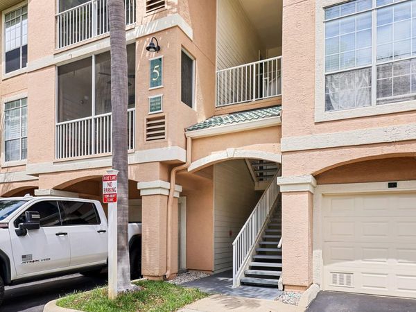 5302 BAY CLUB CIRCLE, TAMPA, FL 33607