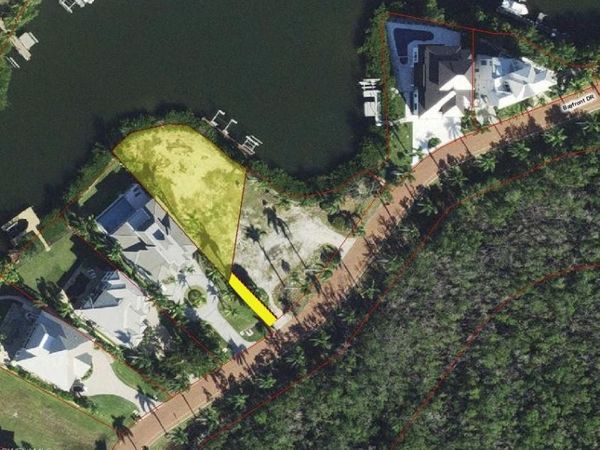 203 Bayfront DR, BONITA SPRINGS, FL 34134