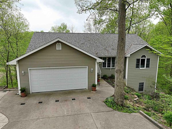 1196 Bellgrade Drive, Loogootee, IN 47553