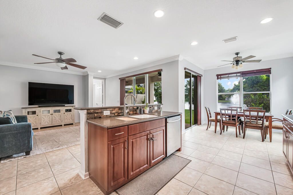 160 Belle Grove Lane, West Palm Beach, FL 33411 Photo