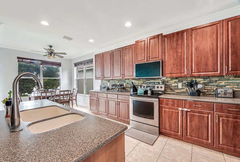 160 Belle Grove Lane, West Palm Beach, FL 33411 Photo