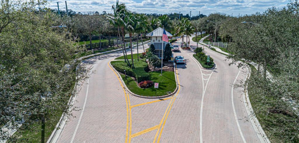 160 Belle Grove Lane, West Palm Beach, FL 33411 Photo