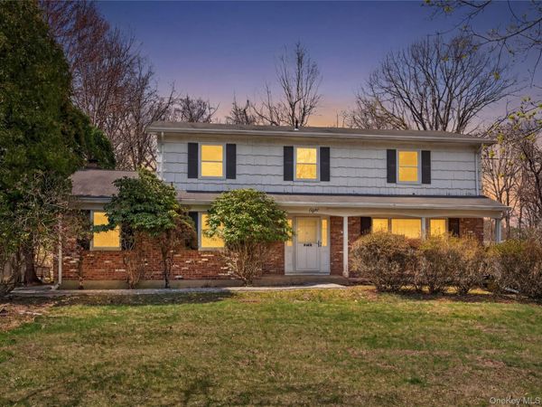 8 Ravenna Drive, Pomona, NY 10970