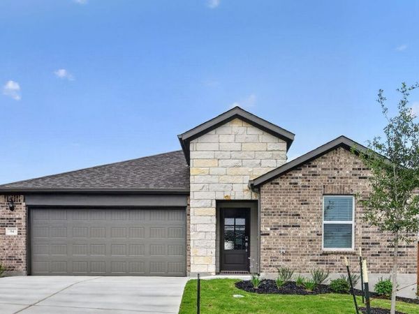 94 Flowers Ave, Hutto, TX 78634