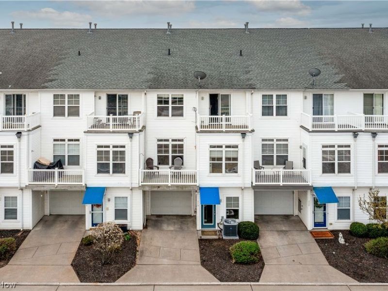 224 E Marina, Lorain, OH 44052 Photo 2