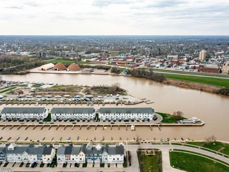 224 E Marina, Lorain, OH 44052 Photo 42